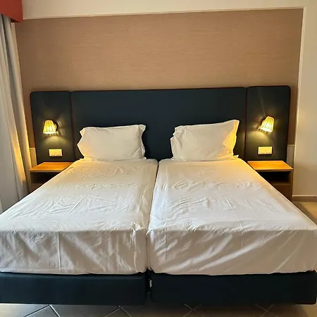 Apartahotel Balaia Plaza 4*