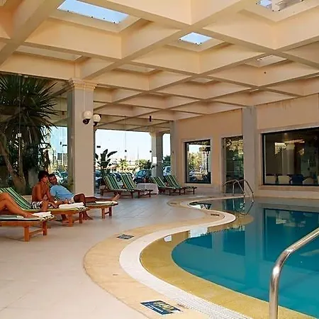 Balaia Plaza Apartahotel